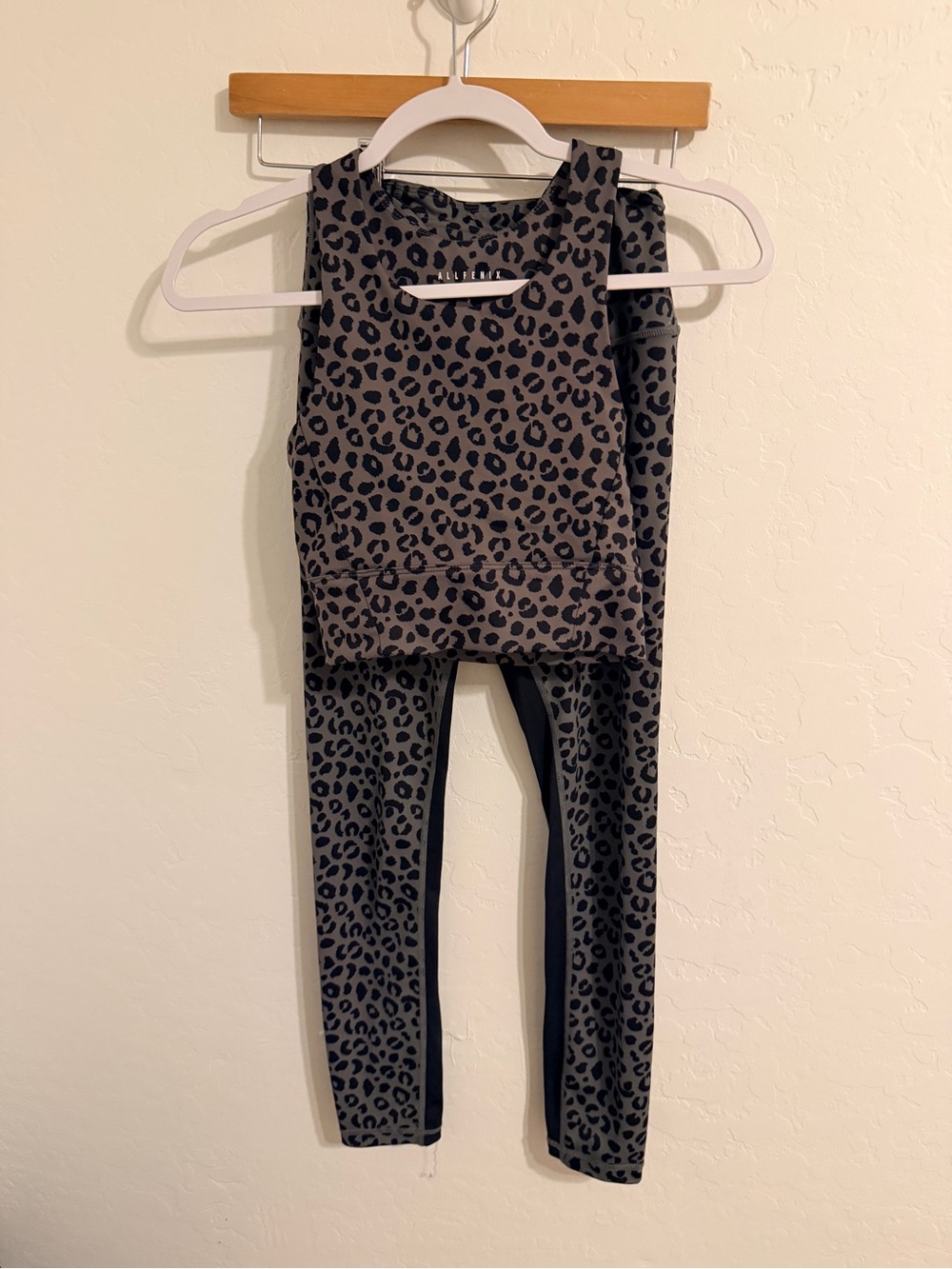 Allfenix Gray Leopard Print Workout Set Leggings Small Top XS Bottoms